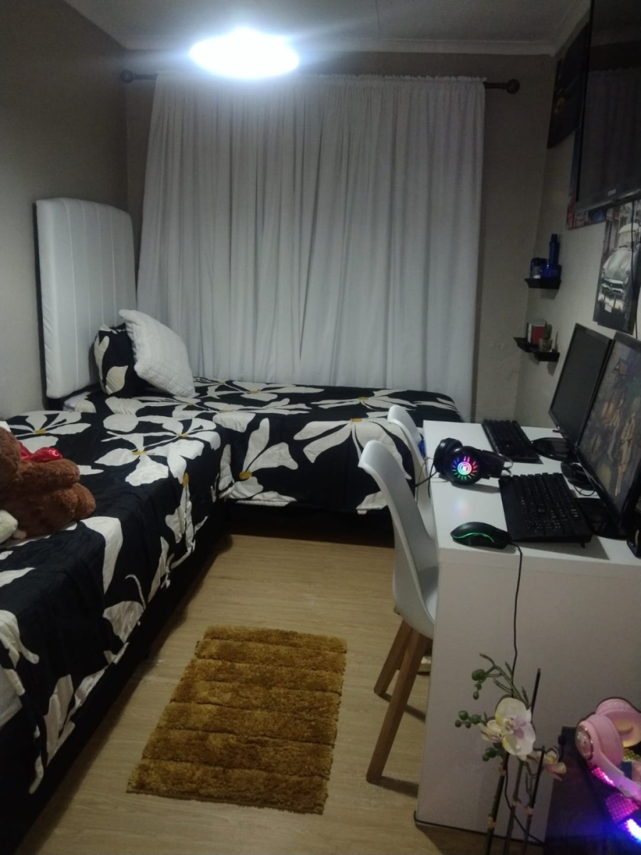 3 Bedroom Property for Sale in Beacon Valley Western Cape